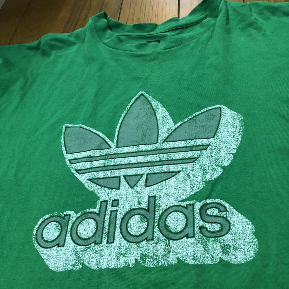 着丈長めLサイズ adidas アディダス 古着半袖Tシャツ 緑 着丈長めLサイズ adidas アディダス 古着半袖Tシャツ 緑