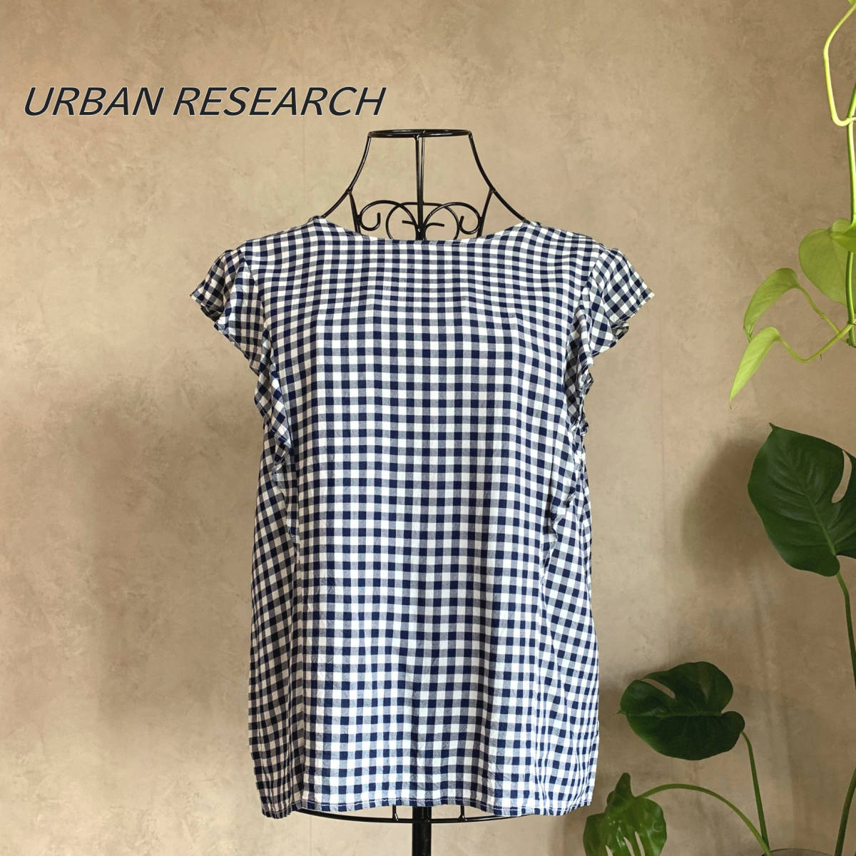 【美品】URBAN RESEARCH アーバンリサーチ ギンガムチェックフレアブラウス　 ネイビー　フリーサイズ　LA95-23K024_画像1