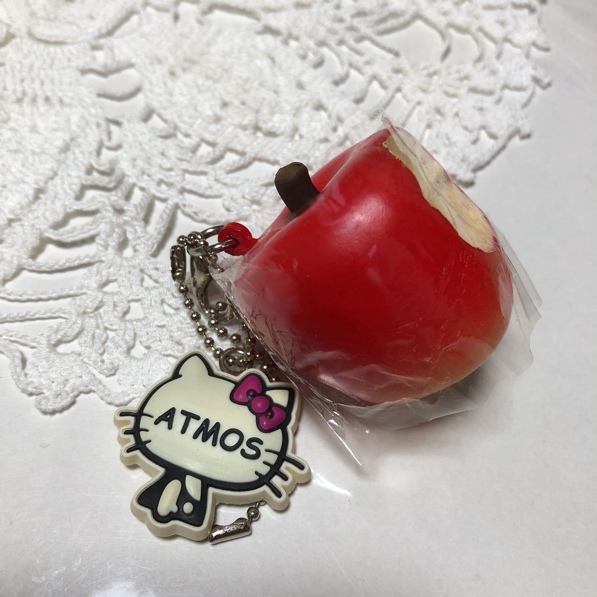 スクイーズ◇キティ◇りんご◇リンゴ◇atmos◇アトモス◇サンリオ◇SANRIO◇2009年◇未使用品◇激レア_画像2