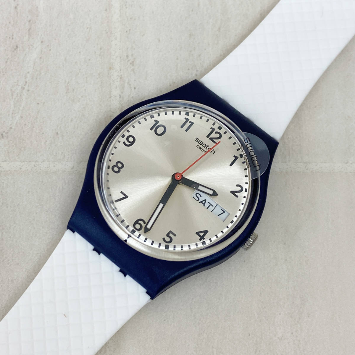 PayPayフリマ｜SWATCH スウォッチ WHITE DELIGHT GN720 スイス製 レディース腕時計 ブルーホワイト クォーツ 34mm  未使用・長期保管品