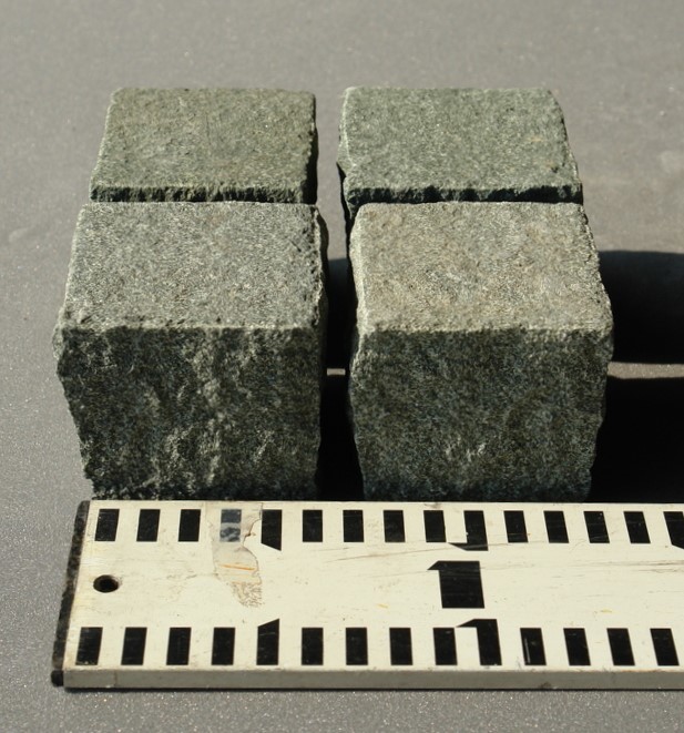 ピンコロ 小舗石 天然石 グレー ミカゲ石 割肌 方形 敷石 花壇 ピンコロ 小舗石 天然石 グレー ミカゲ石 割肌 方形 敷石 花壇
