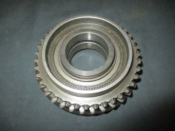 # Ferrari 348 3 speed pinion gear used 133937 70000590 parts taking equipped mission gearbox manual PINION FOR 3rd GEAR(Z.35) #
