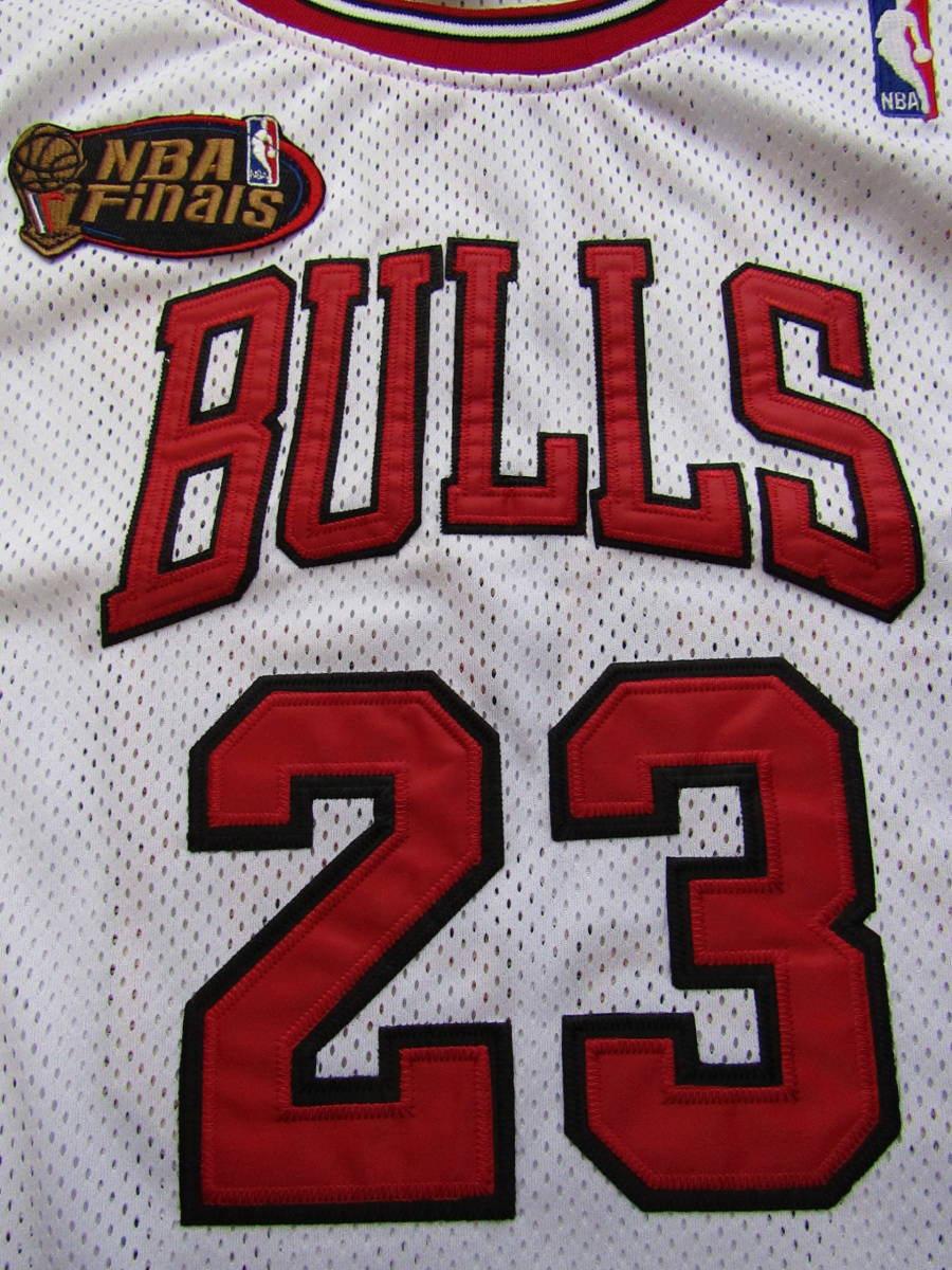 美品 マイケル・ジョーダン タンクトップ BULLS NBA ジャージ JORDAN NBA JORDAN #23 BULLS マイケル・ジョーダン シカゴ・ブルズ シカゴ・ブルズ ヴィンテージ 美品 ユニフォーム #23 ジャージ タンクトップ 刺繍 ゲームシャツ