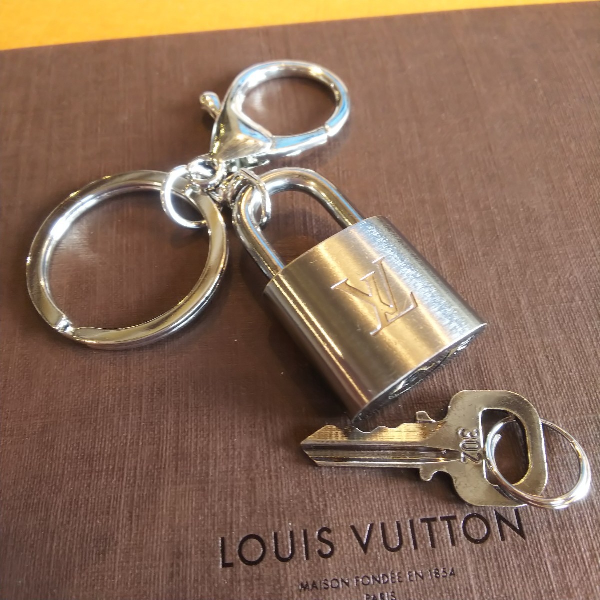 希少 シルバー Louis Vuitton パドロック キーリング付き ルイヴィトン