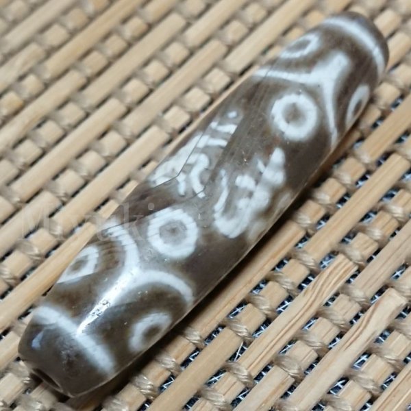 御幸天珠 AU05247 珍品 六字真言十二眼天珠 57x14mm ドラゴンライン 梵字天珠 六字真言12眼天珠 六字真言天珠 十二眼天珠 12眼天珠