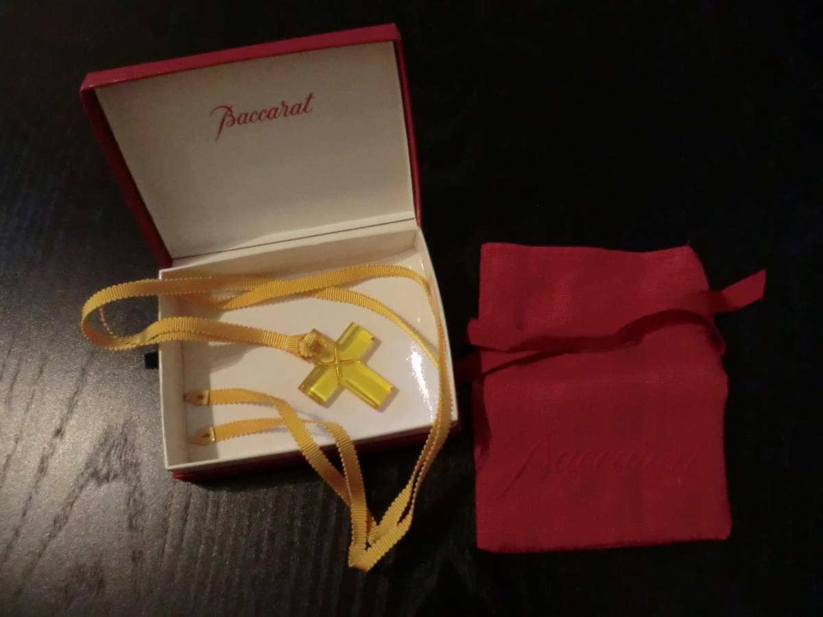 バカラ Baccarat 本物 美品 ネックレス クロス 十字架 チョーカー クリスタルガラス ガラス イエロー 黄色 アクセサリー 箱 外袋 ケース