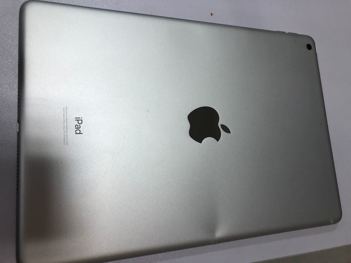 iPad第7世代 Wi-Fi 128G キーボードケース付き 限定値下げ