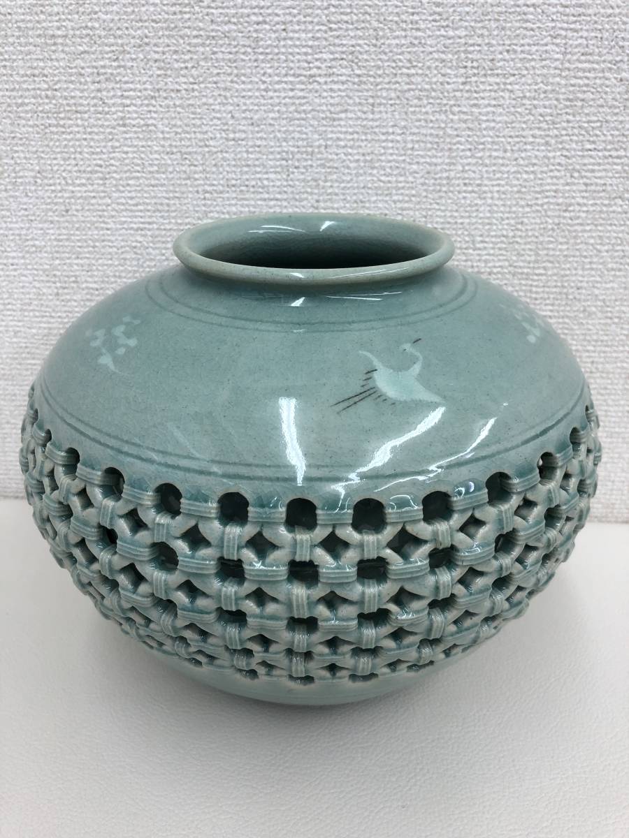 Yahoo!オークション - 【海泉】高麗青磁 壺 花瓶 網目状 スケルトン Yahoo!オークション - 【海泉】高麗青磁 壺 花瓶 網目状 スケルトン