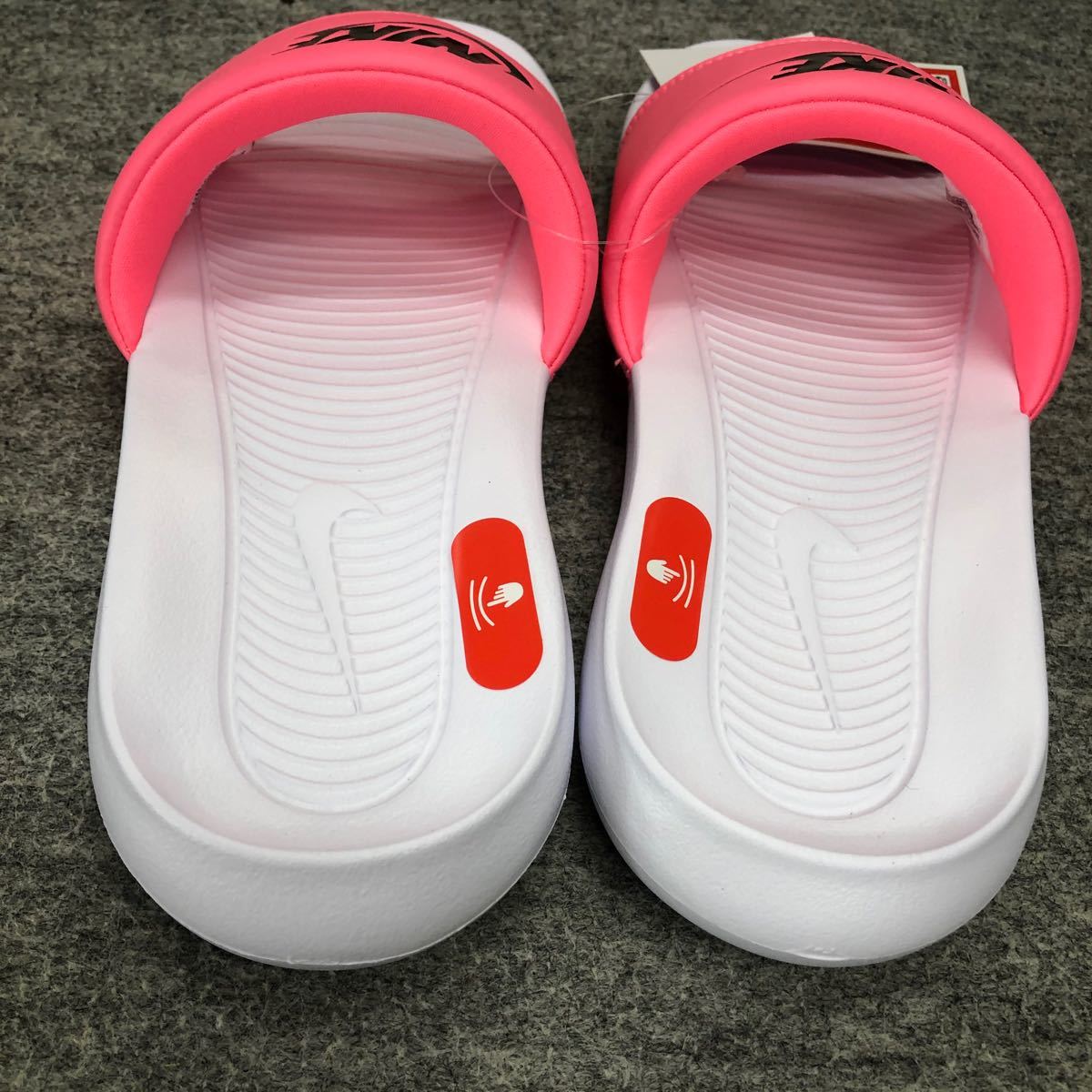 NIKE ナイキ ベナッシ サンダル ピンク ホワイト 24センチ 新品 NIKE ナイキ ベナッシ サンダル ピンク ホワイト 24センチ 新品