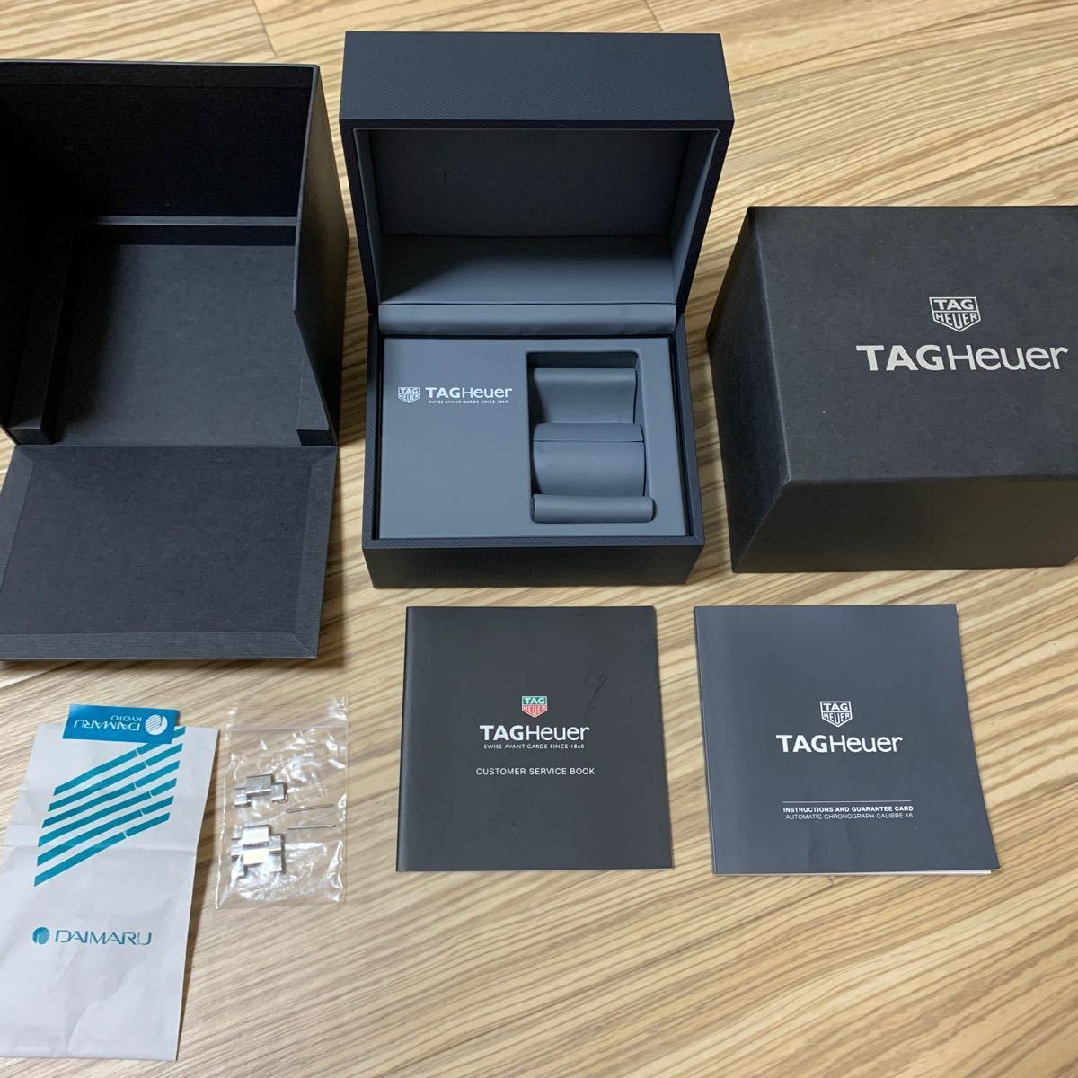 【きれいめファッション51選】上品さと清潔感をキープし タグホイヤー/TAG Heuer】時計ケース・箱 取説 ベルトパーツ その他