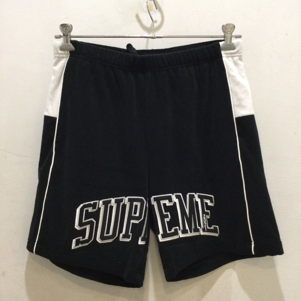 Supreme ハーフパンツ