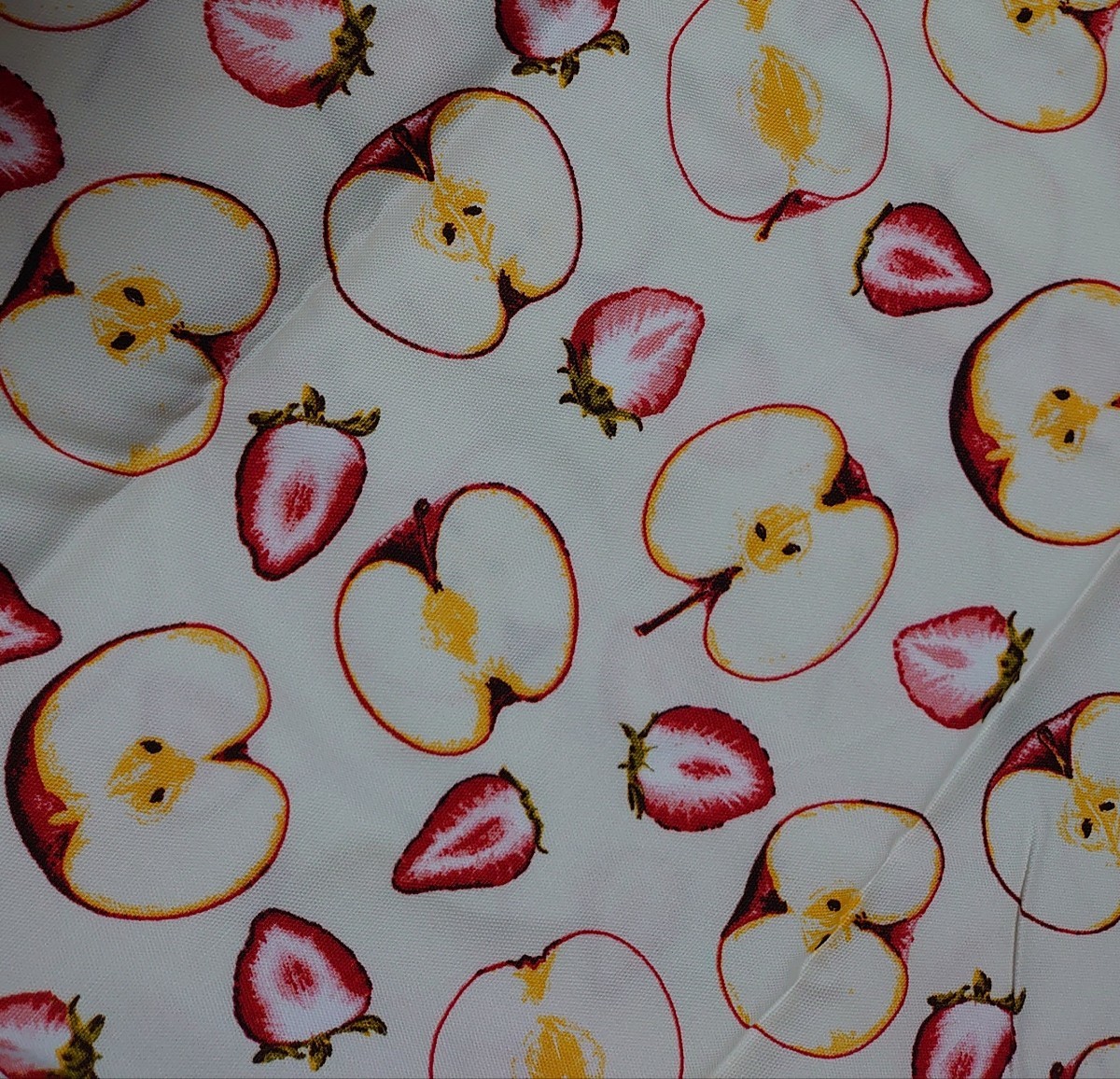 オックス生地　りんご と いちご 110×50cm　アップル ストロベリー