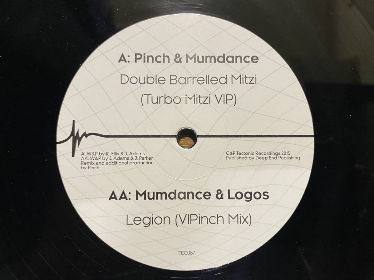 即決！UKベース / Pinch & Mumdance & Logos - Double Barrelled Mitzi (Turbo Mitzi VIP) / Legion (VIPinch Mix) / Tectonic - TEC087_画像2
