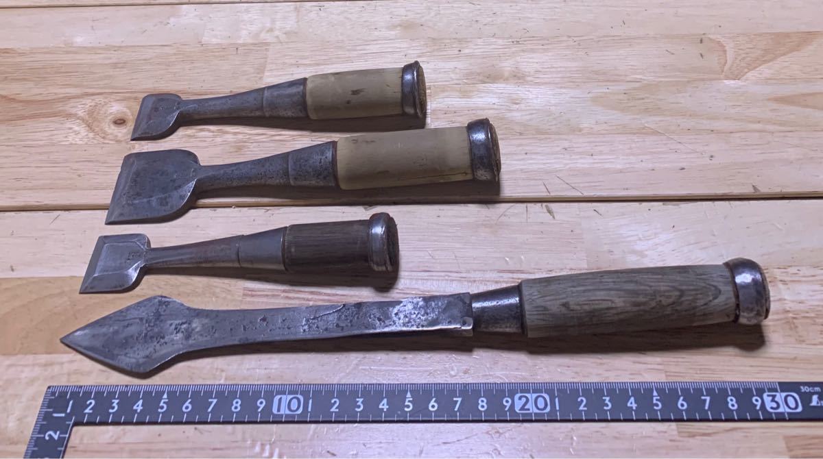 鑿 ノミ 叩き 在銘 富英 1寸4分 1寸 助近 1寸 職人 大工道具 4点 鑿 ノミ 叩き 在銘 富英 1寸4分 1寸 助近 1寸 職人 大工道具 4点