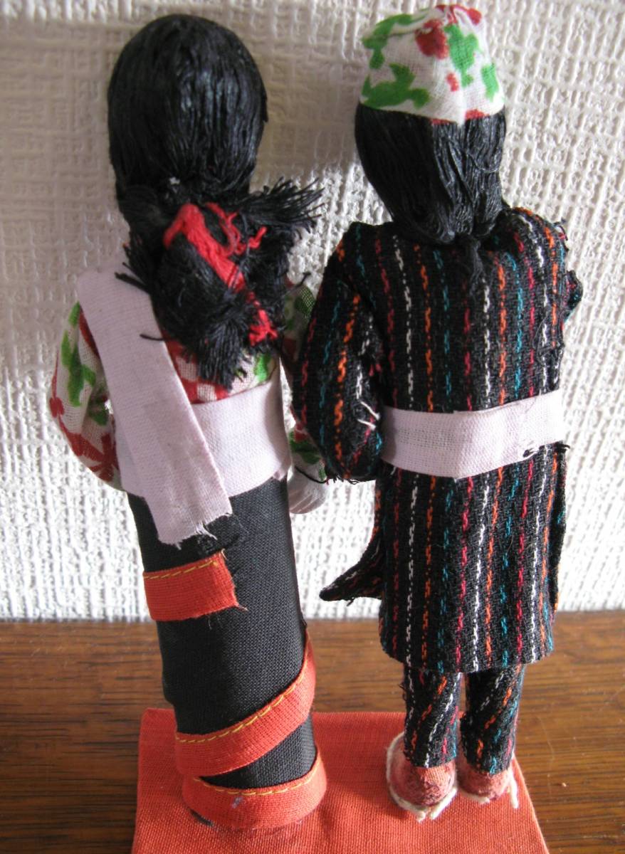 新品　ネパール 人形 夫婦　カップル 木製 ウッド 伝統 工芸 民族衣装 18cm gen1783_画像7