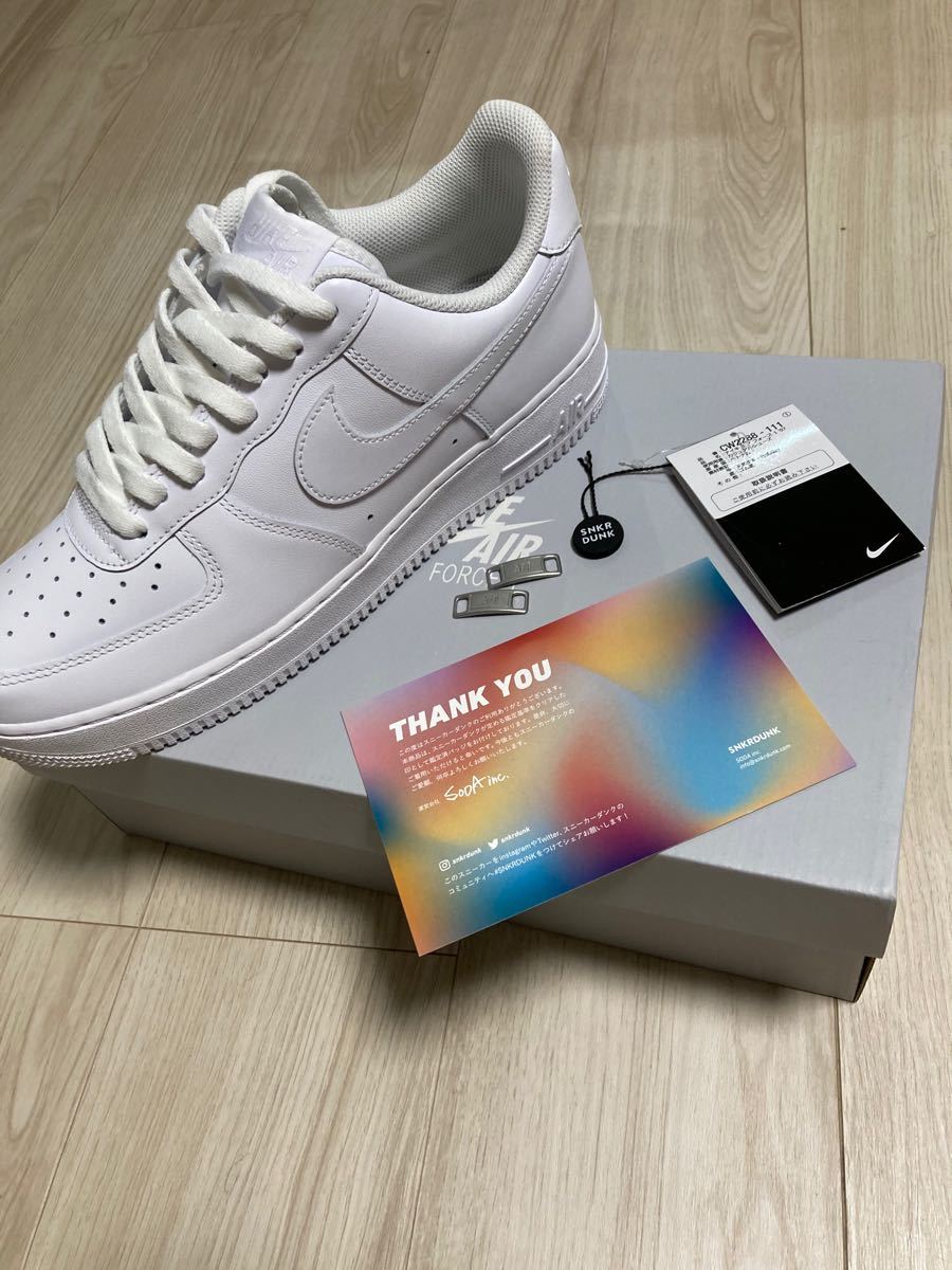 定番 夏に欲しい一足 NIKE エアフォース1 白 size 28センチ 定番 夏に欲しい一足 NIKE エアフォース1 白 size 28センチ