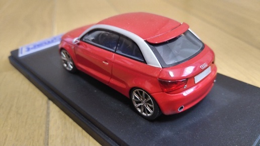 即決　ルックスマート　AUDI　A1　アウディ　A1　コンセプト　RED 　赤　1/43　限定　絶版　レア_画像3