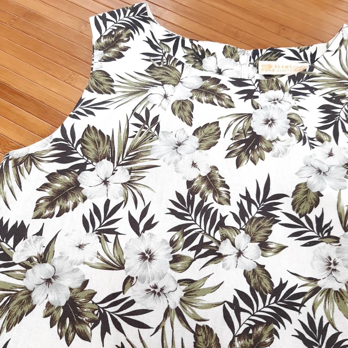 c3* new goods *BEAMS Beams * popular brand flax ..... no sleeve Mini One-piece 9 number M white color floral print . pretty resort dress 