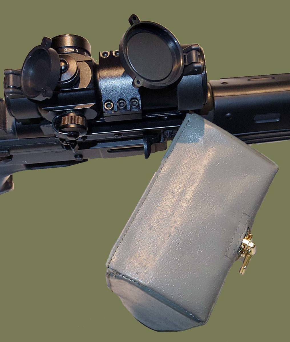 89式小銃用薬きょう受け複製品 4