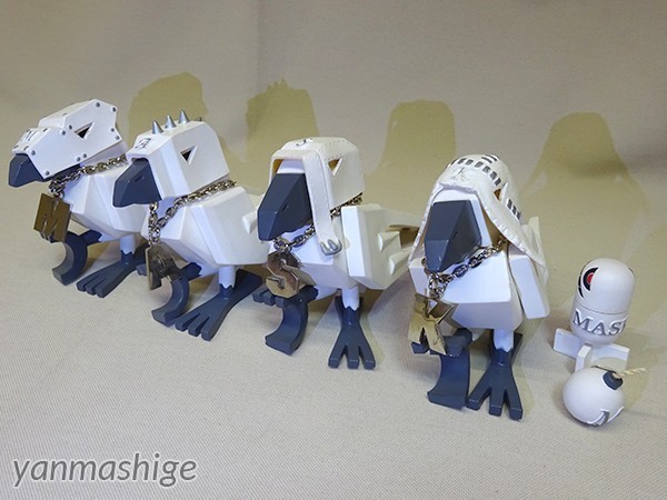 熱い販売 お買得 東京香港クロウ 白&黒カラス全8体セット 限定数200 キューブリック、ベアブリック