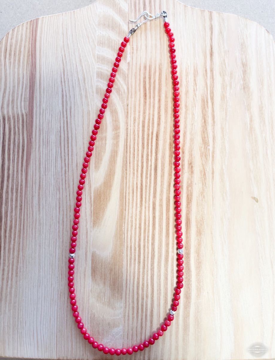 -SUI8- No.53 レッドコーラル赤珊瑚とバリシルバーネックレス　A red corals necklace with Bali silvers