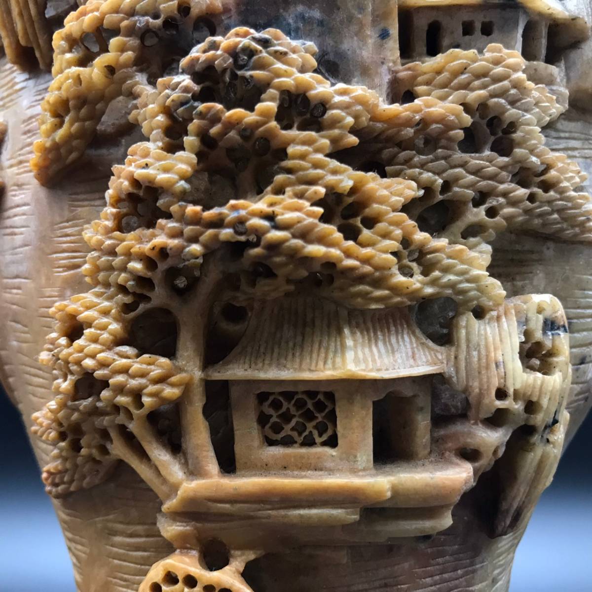 EJ0714-25-22 中国美術 寿山石 置物 花瓶 花器 細密彫刻 古玩 時代物 Ｗ13㎝ＸＤ8㎝ＸＨ30㎝　80サイズ_画像5