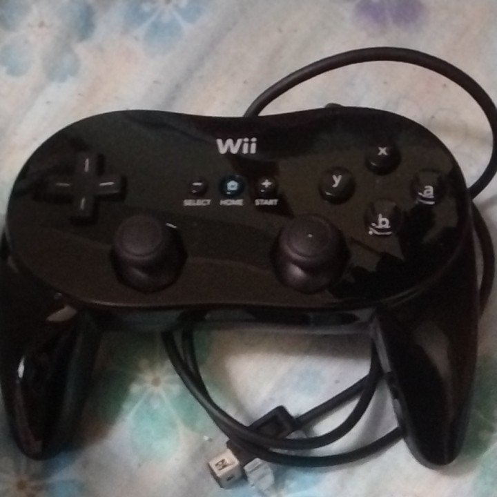 Wii クラシックコントローラーPRO