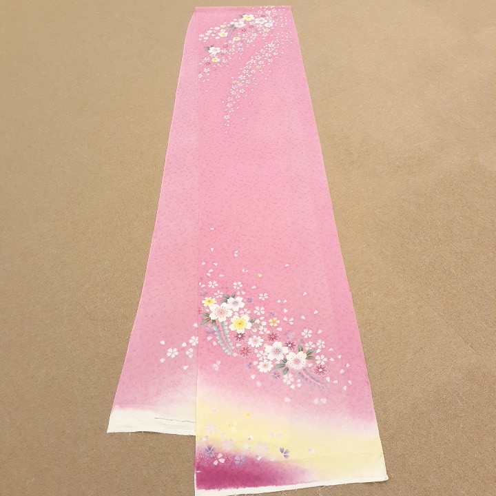 正絹　73005　かわいいピンク色　花柄　桜柄　シルク350cm　はぎれ　ハギレ　リメイク　ハンドメイド