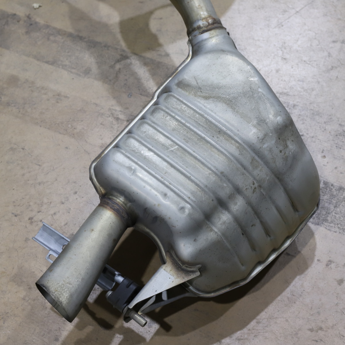 [M-18] Benz W213 E53 AMG muffler rear muffler center pipe A2574905800 A2574905500 A2134908602 inspection :E200 E300 E63 used 