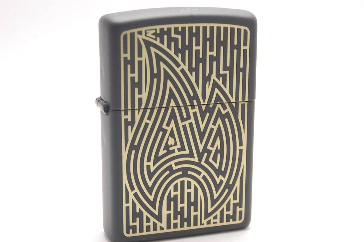 ☆新品・未使用☆　Zippo　ジッポー　US加工　炎柄　フレイム　ブラックマット　キャンドボトム　ライター_画像2