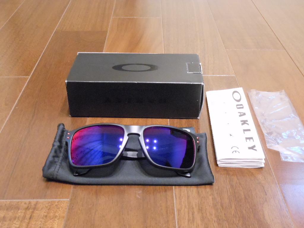 □希少・未使用! OAKLEY HOLBROOK POSITIVE RED IRIDIUM □希少・未使用! OAKLEY HOLBROOK POSITIVE RED IRIDIUM