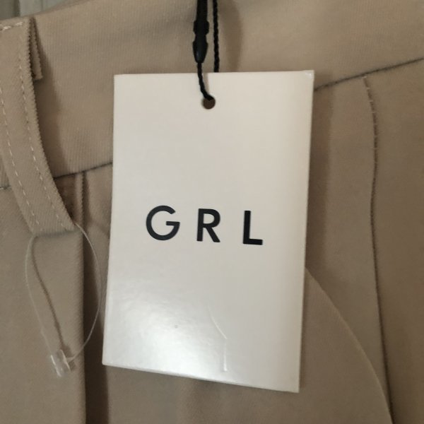 ◆GRL/グレイル/ベージュのテーパードパンツS/新品タグ付き◆u