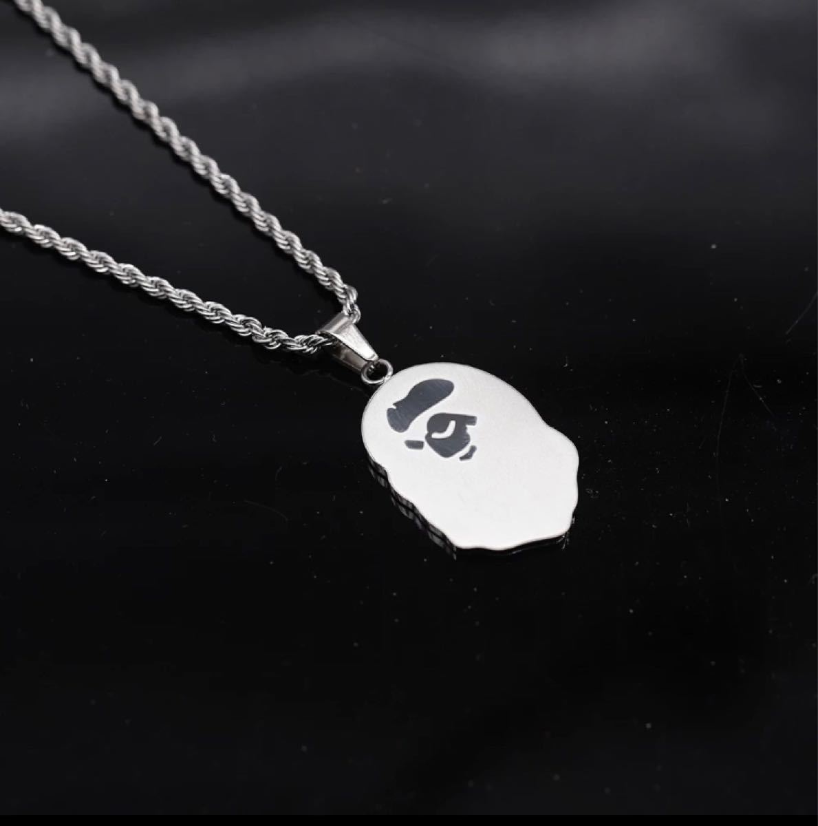 海外輸入品 シルバーネックレス ベイシングエイプ a bathing ape