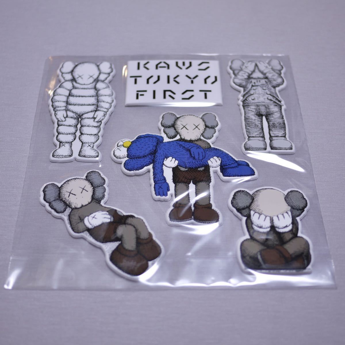 KAWS TOKYO FIRST.... seal Kaws COMPANION companion CHUM sticker Seal Sticker