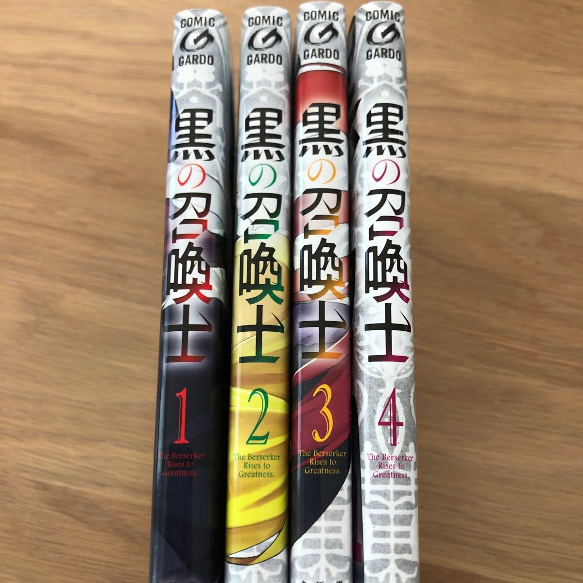 Paypayフリマ 黒の召喚士 1 4巻 天羽銀 迷井豆腐 Paypayフリマ 黒の召喚士 1 4巻 天羽銀 迷井豆腐