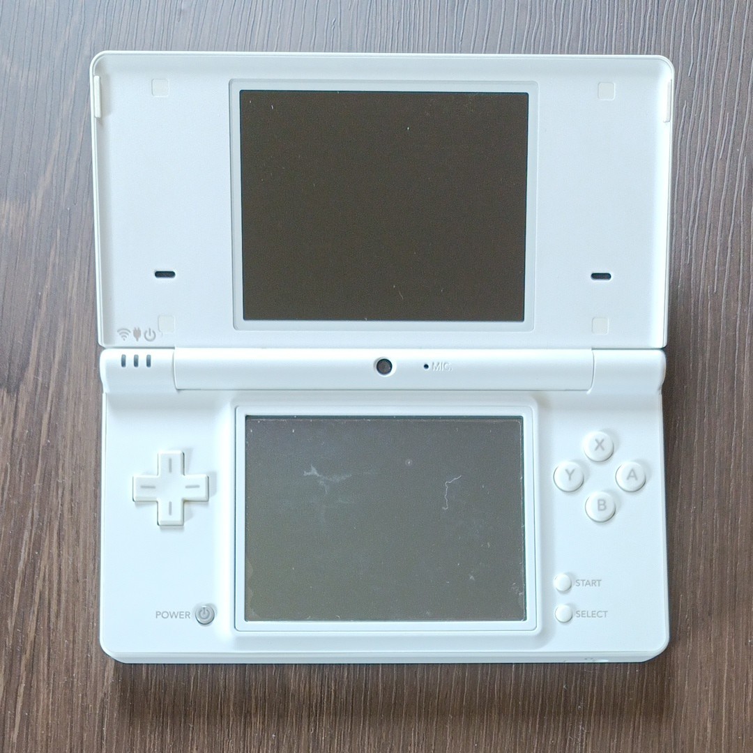 ニンテンドーDSi 任天堂DS 白 ホワイト 本体のみ 初期化済み