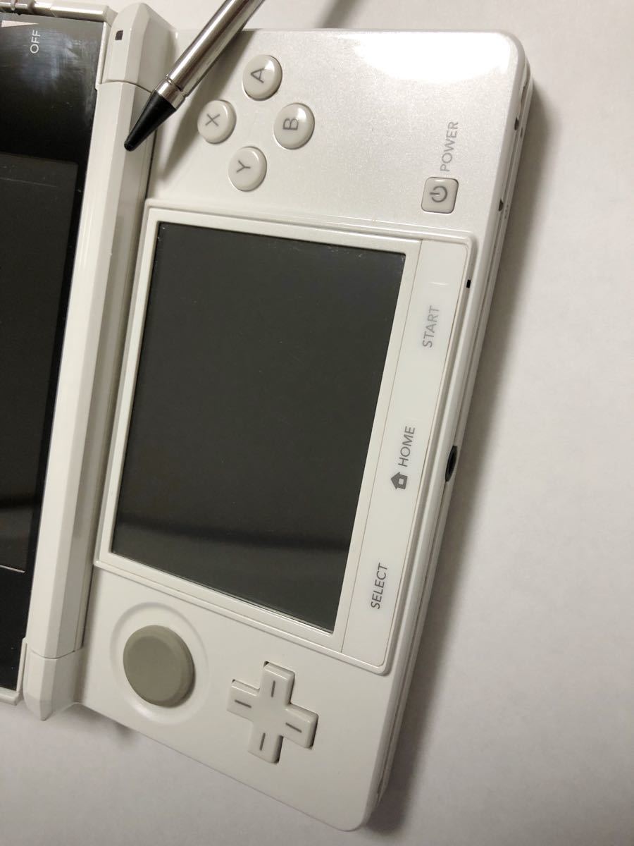 送料込美品中古ニンテンドー3DS本体+8gbカード満タン新品バッテリー交換済