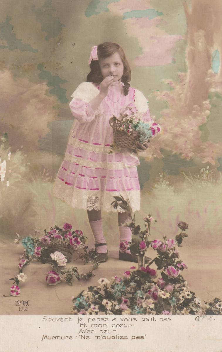アンティークポストカード　絵葉書　お花と可愛い少女_画像1