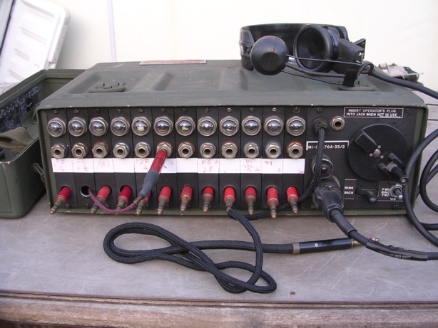 Yahoo!オークション - 米軍野戦電話交換機SB-22用ユニット Yahoo!オークション - 米軍野戦電話交換機SB-22用ユニット