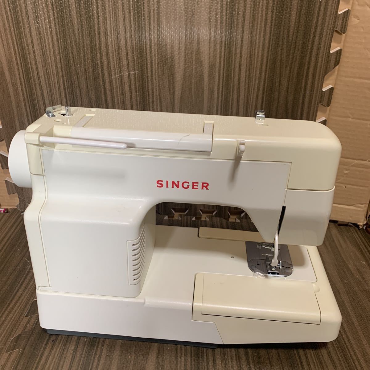 あ-1147）シンガーSINGER家庭用ミシ MODEL4818C 通電のみ確認　ジャンク品　本体のみ_画像7