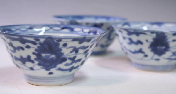 Yahoo!オークション - *青**【SALE】古伊万里/染付花唐草文小碗/3客