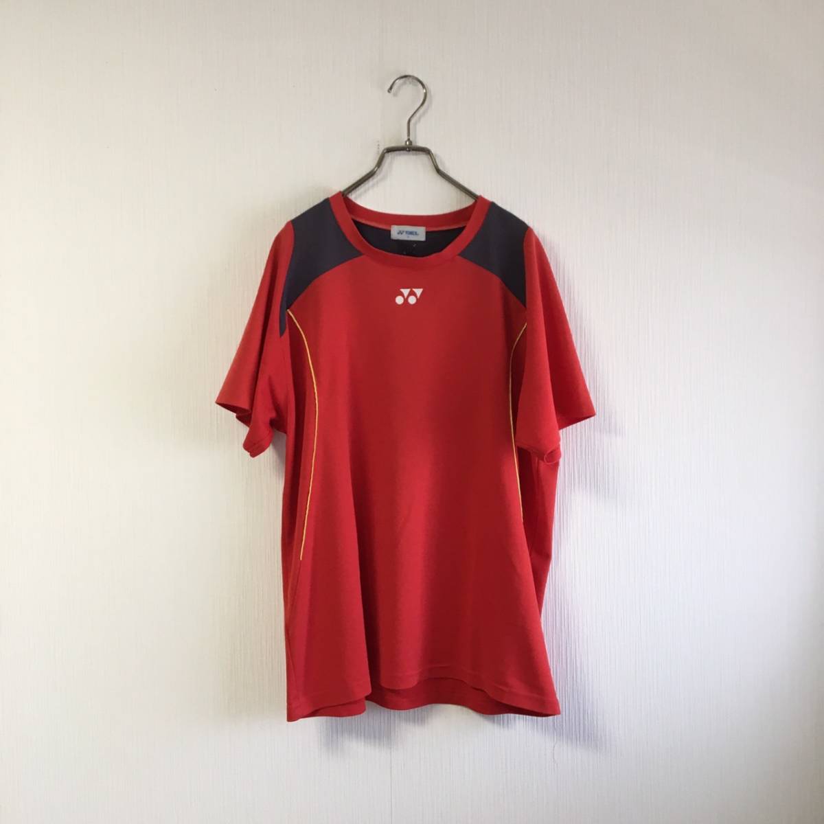 YONEＸ ヨネックス ロゴ刺繍 バックプリント 半袖ゲームTシャツ Ｏサイズ 大きめサイズ バトミントン テニス 赤×黒の画像2
