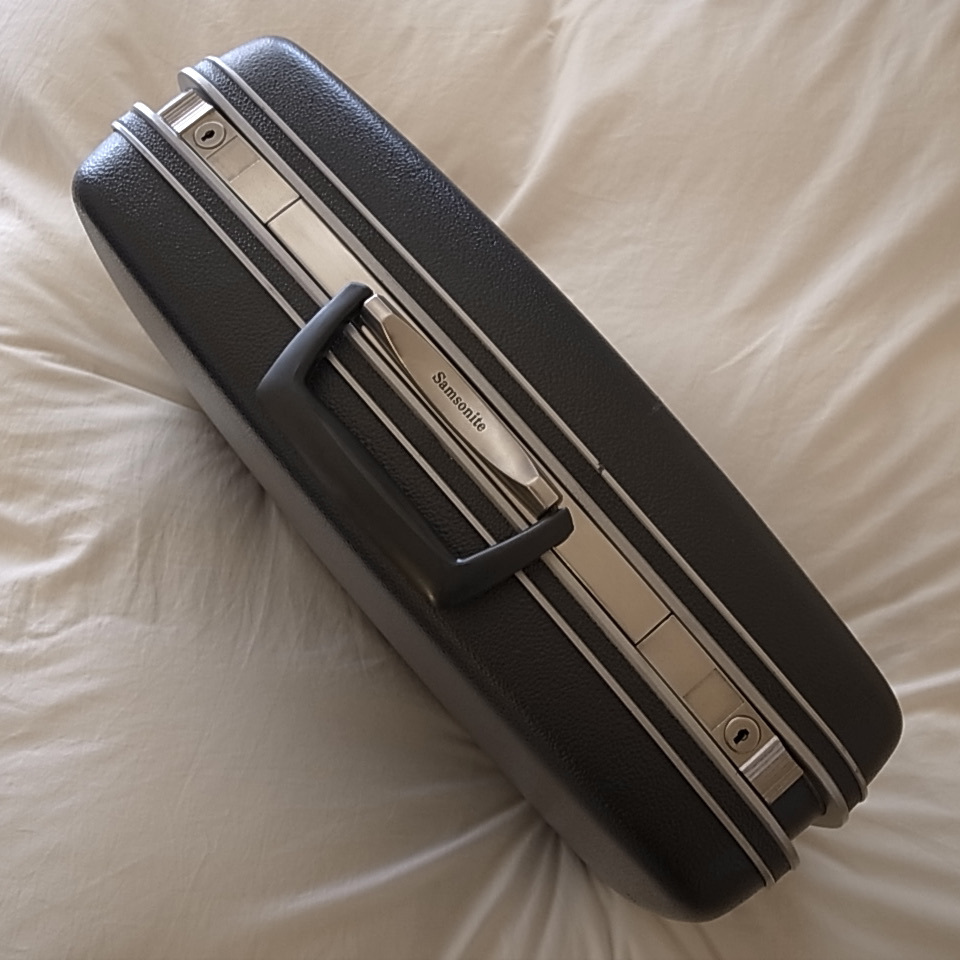 ずっと気になってた Samsonite SILHOUETTE Travel Case（サムソナイト