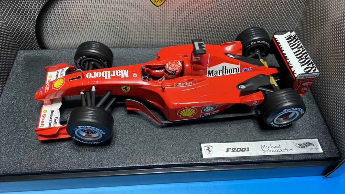 HOT WH eels 1:18 ミハエルシューマッハ フェラーリF2001 - ミニカー