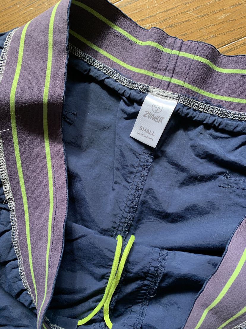 ズンバ ZUMBA ウェア メンズ S ハーフパンツ ショートパンツ 短パン ダンス フィットネス 紺色 中古 ボトムス パンツ ラテン ズボン