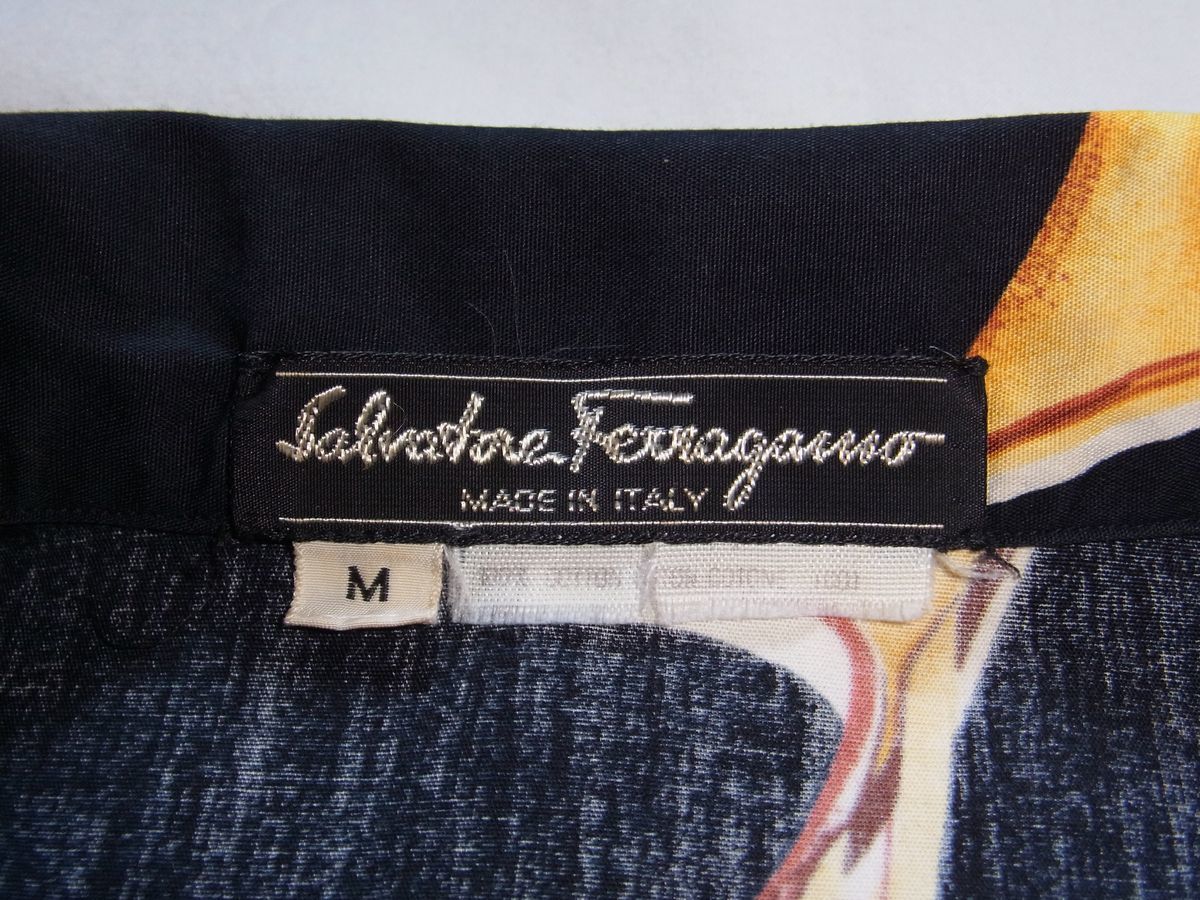 ★美品★ 90s イタリア製 Salvatore Ferragamo サルヴァトーレ・フェラガモ 総柄 シャツ sizeM 黒 ★古着 レディース ビンテージ オールド_画像4