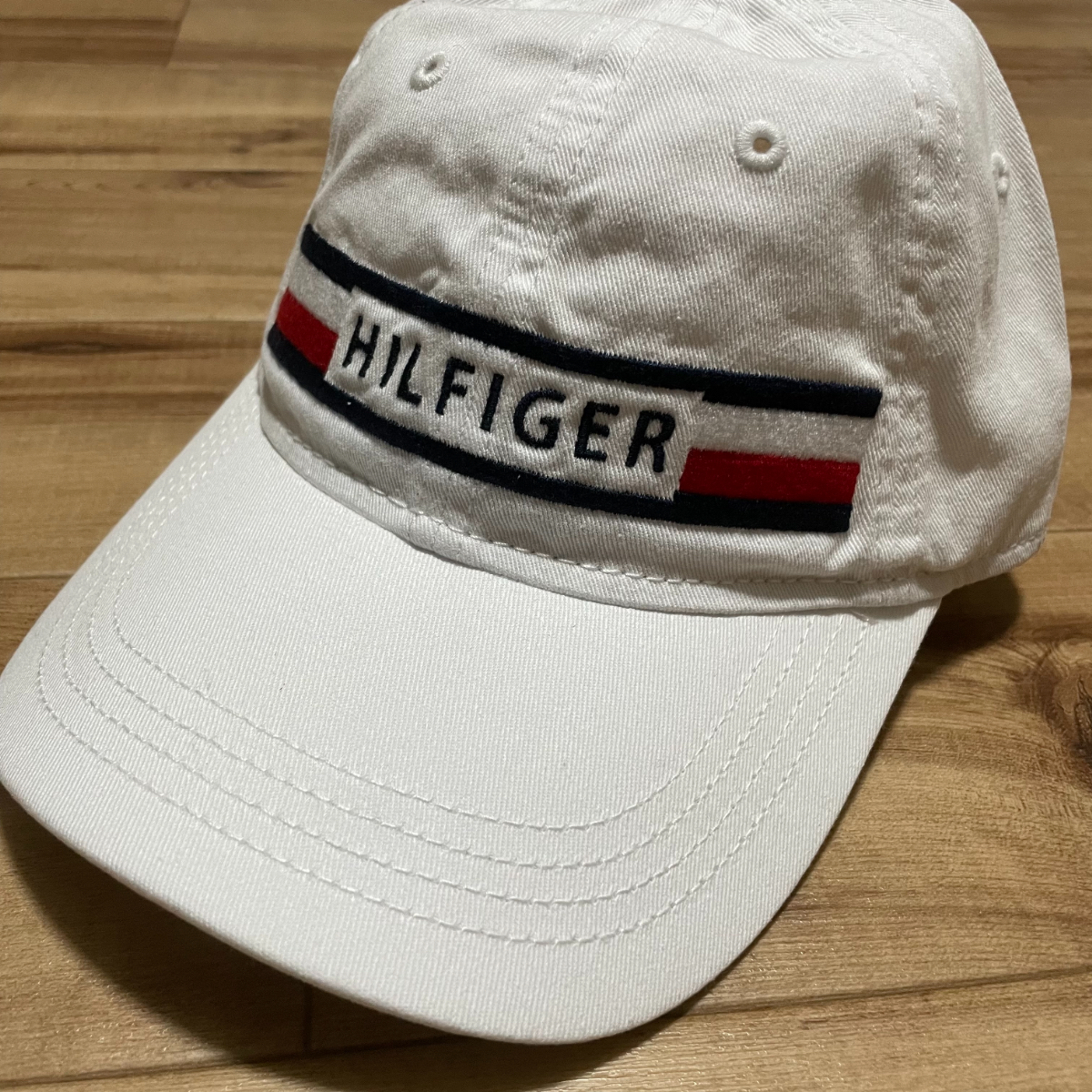 【USA正規品】 トミーヒルフィガー TOMMY HILFIGER 帽子 キャップ ストラップ調節 フラッグ 刺繍 ホワイト コットン100％ HIPHOP (45)