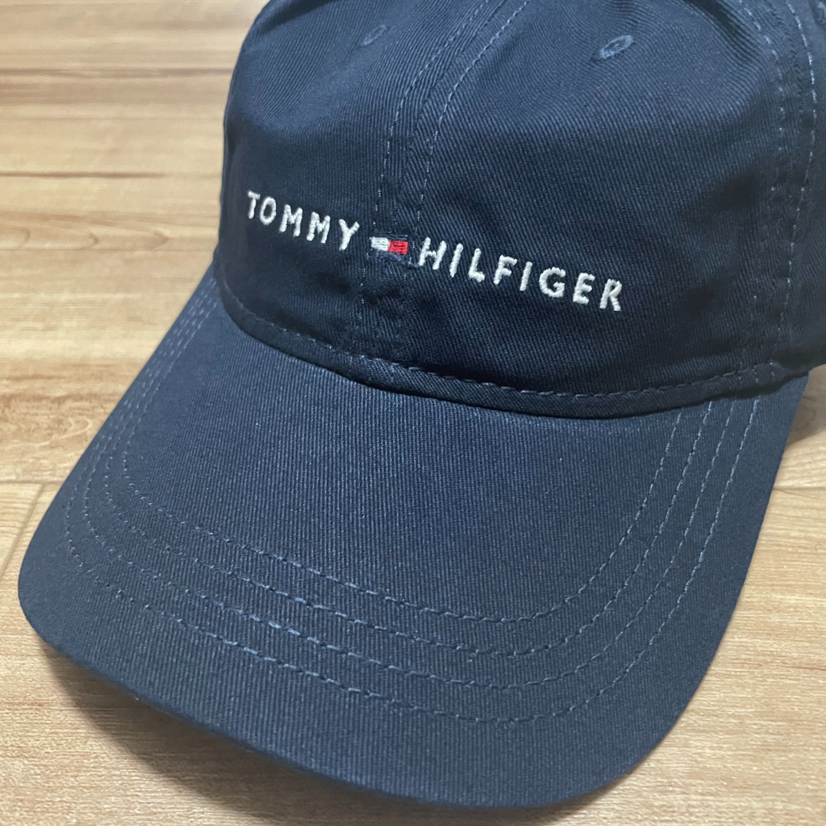 【USA正規品】 トミーヒルフィガー TOMMY HILFIGER 帽子 キャップ ストラップ調節 刺繍 レザーアジャスター 紺 コットン100％ (33) _画像1