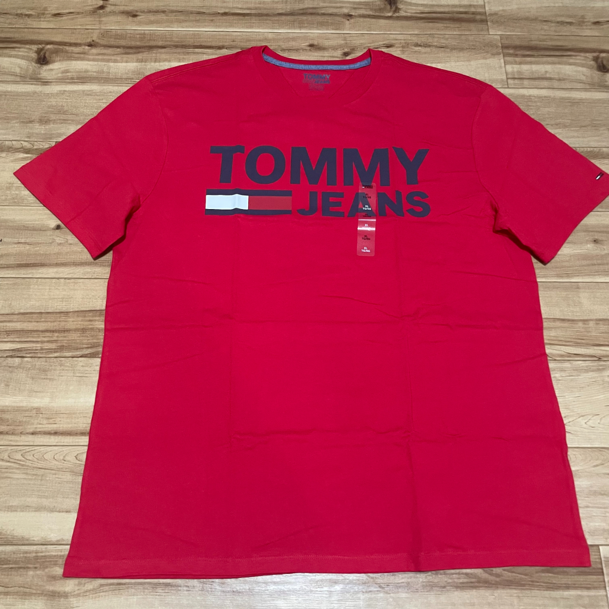 USA正規品 【 TOMMY JEANS 】 トミージーンズ ロゴ Tシャツ コットン100％ ストリート HIPHOP 袖ワンポイント red 〈2XL〉