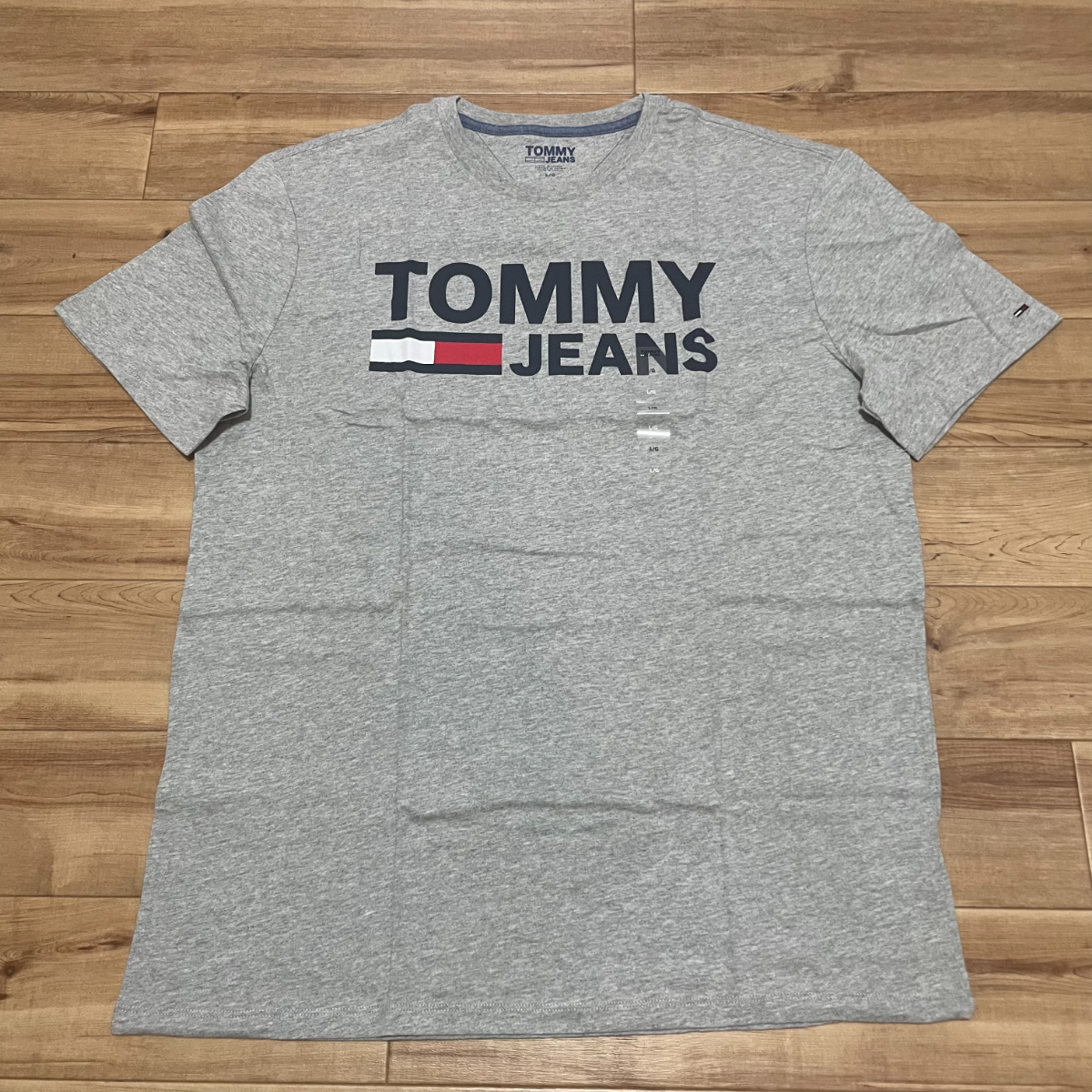 とっておきし新春福袋 【 USA正規品 TOMMY 〈M〉 グレー 袖ワンポイント HIPHOP ストリート コットン100% Tシャツ ロゴ トミージーンズ 】 JEANS 半袖Tシャツ とっておきし新春福袋 【 USA正規品 TOMMY 〈M〉 グレー 袖ワンポイント HIPHOP ストリート コットン100% Tシャツ ロゴ トミージーンズ 】 JEANS 半袖Tシャツ